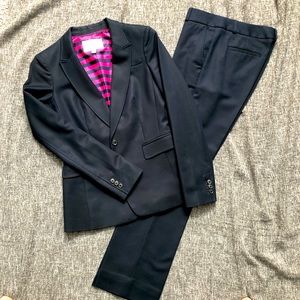 Banana Republic Navy Size 4 Modern Fit Pant Suit.